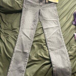 Levi's Women's Gray Skinny Jeans